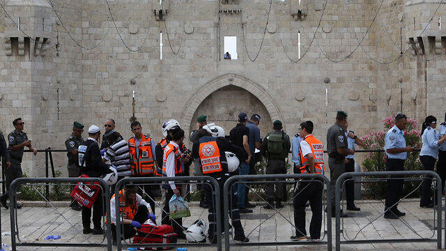 The scene of the attack at the Damascus Gate (Photo: Gil Yohanan)