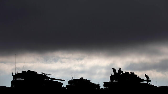 ЦАХАЛ на границе с Сирией. Фото: АР (архив) (צילום: AP) ЦАХАЛ на границе с Сирией. Фото: АР (архив)