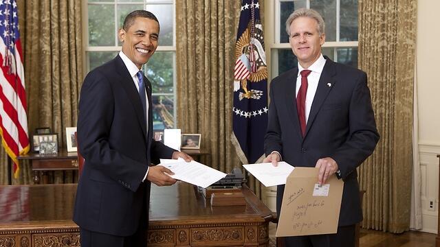 Deputy Minister Michael Oren, right, with US President Barack Obama (Photo: Lawrence Jackson) (Photo: Lawrence Jackson) Deputy Minister Michael Oren, right, with US President Barack Obama (Photo: Lawrence Jackson)