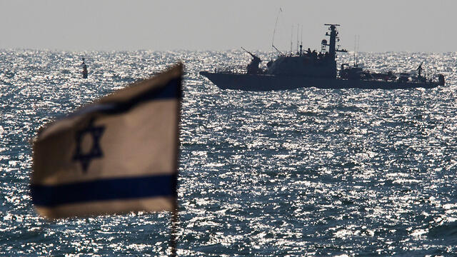 Navy ship in Ashdod (Photo: Reuters) (צילום: רויטרס) Navy ship in Ashdod (Photo: Reuters)