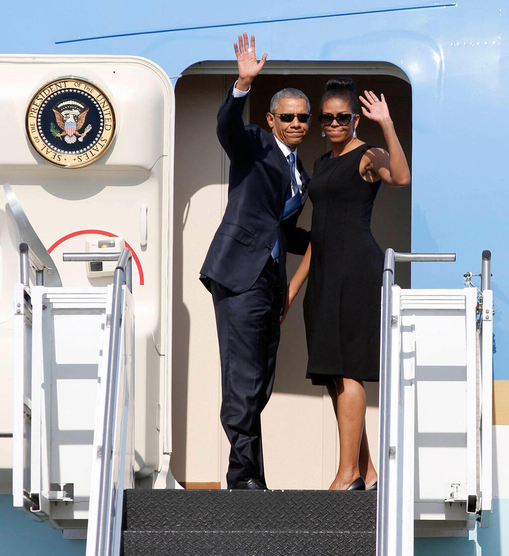 ברק אובמה מישל אובמה מטוס אייר פורס 1 צ'רלסטון דרום קרוליינה