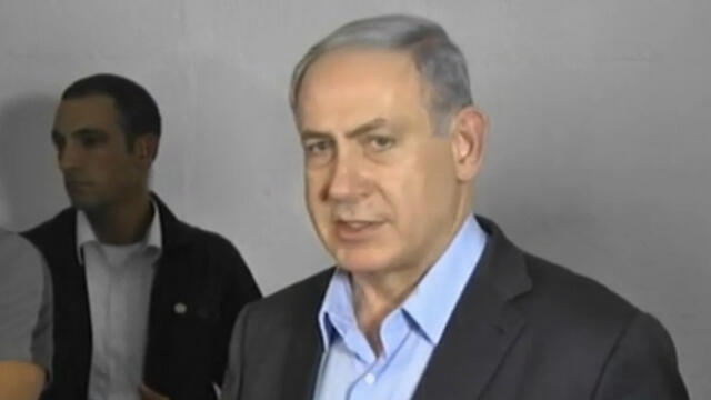 Netanyahu after the half-hour-long visit. (Photo: Roee Idan)