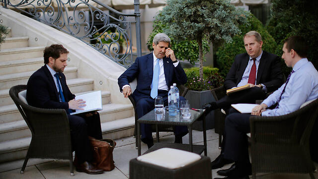 Kerry and his team in Vienna (Photo: AP) (צילום: AP) Kerry and his team in Vienna (Photo: AP)