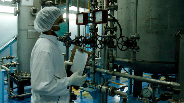 Iran's nuclear reactor is Isfahan, 2007 (Photo: EPA) (צילום: EPA) Iran's nuclear reactor is Isfahan, 2007 (Photo: EPA)