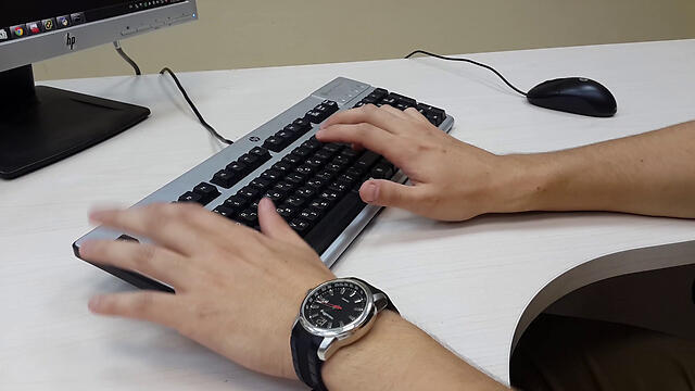 Remote control of... (Photo: IDF Spokesman, Yoav Zitun) (צילום: דובר צה"ל, יואב זיתון) Remote control of... (Photo: IDF Spokesman, Yoav Zitun)