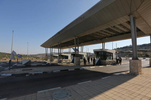 מחסום המנהרות, ארכיון