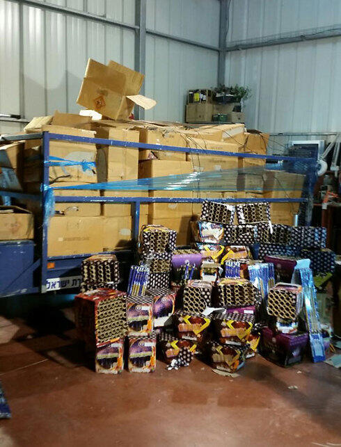 NIS 150,000 worth of fireworks seized (Photo: Police Spokesman) (צילום: חטיבת דובר המשטרה) NIS 150,000 worth of fireworks seized (Photo: Police Spokesman)