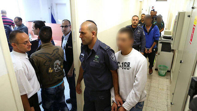 Palestinians arrested for assaulting Jews in Jerusalem (Photo: Amit Shavi) (צילום: עמית שאבי "ידיעות אחרונות") Palestinians arrested for assaulting Jews in Jerusalem (Photo: Amit Shavi)