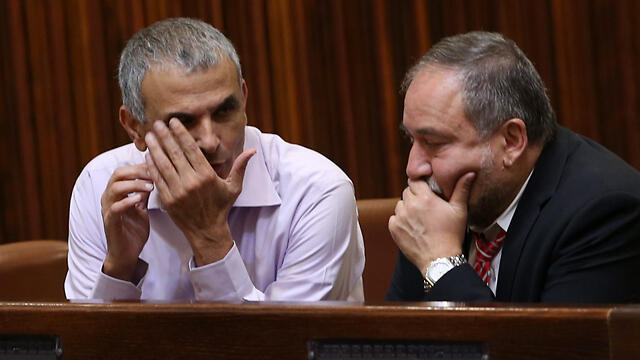 Minister of Finance Moshe Kahlon and Yisrael Beytenu Leader Avigdor Lieberman (Photo: Alex Kolomoisky) (צילום: אלכס קולומויסקי) Minister of Finance Moshe Kahlon and Yisrael Beytenu Leader Avigdor Lieberman (Photo: Alex Kolomoisky)