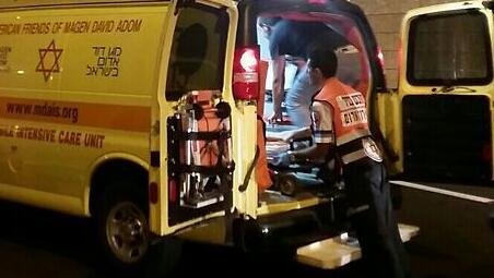 אילוס תאונה ירי אמבולנס לילה רוכב אופניים נפצע אנוש פגיעת רכב כביש 431 נס ציונה אמבולנס 