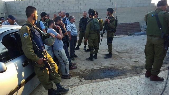 IDF forces near the scene of the crime in the Nablus area (Photo: Zacharia Sadeh/ Rabbis for Human Rights) 