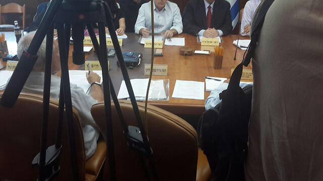 Deri's empty chair at the government table (Photo: Noam 'Dabul' Dvir)