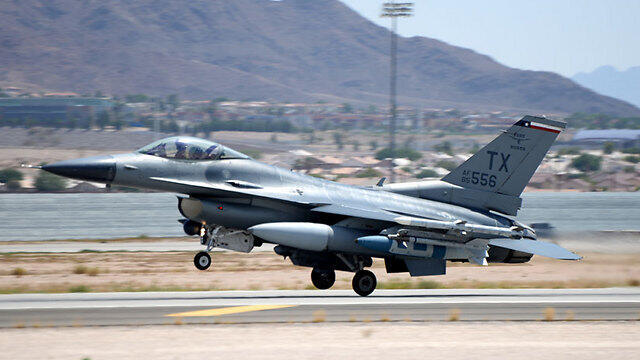 A fighterjet takes off on a training mission (Photo: IDF Spokesperson's Unit) (צילום: דובר צה"ל) A fighterjet takes off on a training mission (Photo: IDF Spokesperson's Unit)