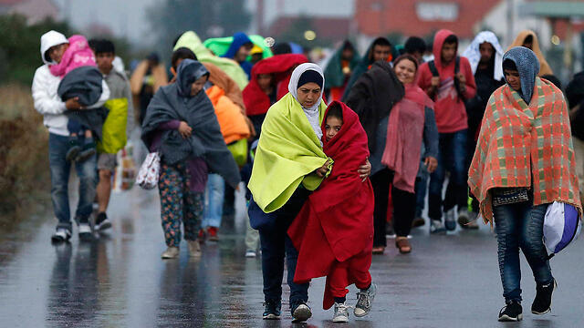 Europe is struggling to handle a massive influx of refugees from Syria. (Photo: AP) (צילום: AP) Europe is struggling to handle a massive influx of refugees from Syria. (Photo: AP)