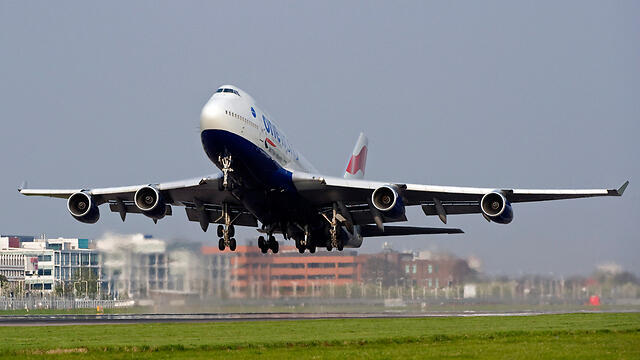 Boeing 747 компании British Airways. Фото: AP (צילום: AP) Boeing 747 компании British Airways. Фото: AP