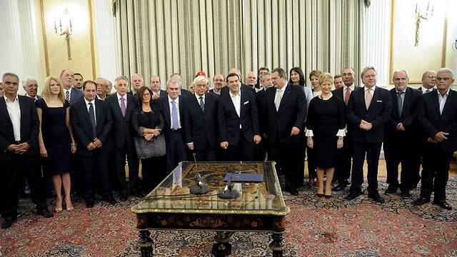 The recently sworn-in Greek government (Photo: Reuters) (צילום: רויטרס) The recently sworn-in Greek government (Photo: Reuters)