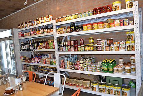 Auckland's only kosher grocer (Credit: Ayelet Mamo Shay) (צילום: איילת מאמו שי) Auckland's only kosher grocer (Credit: Ayelet Mamo Shay)