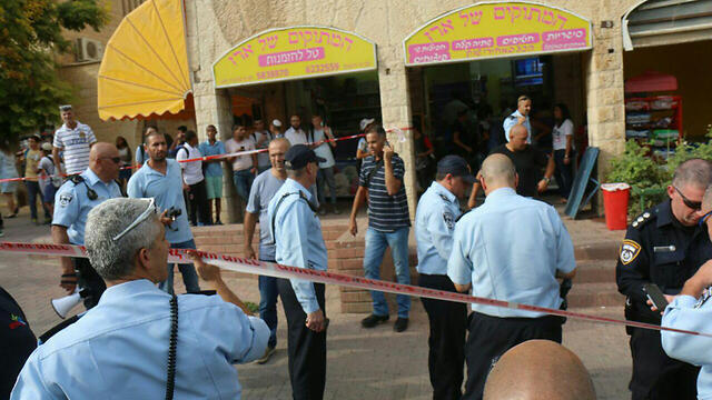 Police at the scene of the attack (Photo: Hillel Meir/TPS)