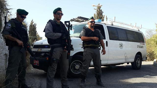 Border Police troops blocking off entrnace to Jabel Mukaber (Photo: Elior Levy)