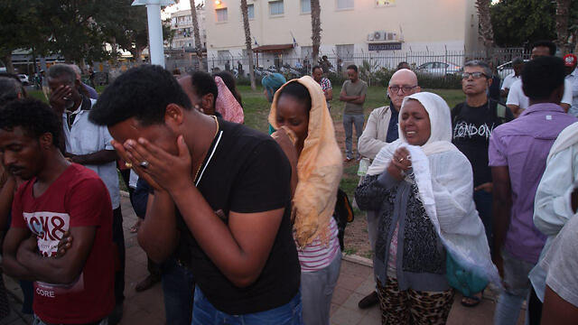 Memorial service for Zerhom at Tel Aviv's Levinsky Park (Photo: Motti Kimchi) (צילום: מוטי קמחי) Memorial service for Zerhom at Tel Aviv's Levinsky Park (Photo: Motti Kimchi)