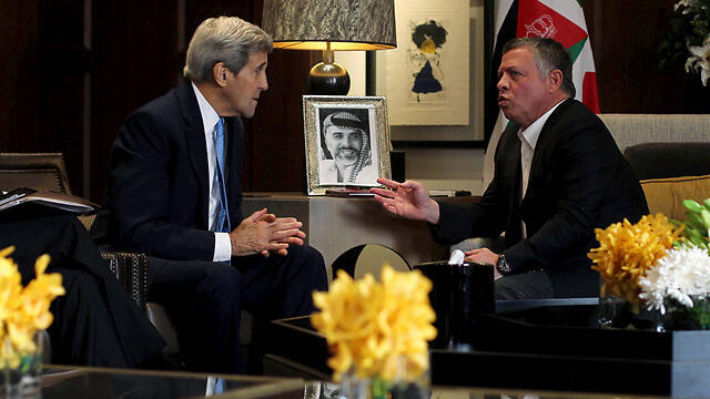 John Kerry and Jordanian King Abdullah II in Amman (Photo: Reuters)