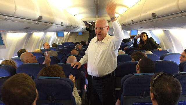 Reuven Rivlin flying economy from Prague to Israelnullnull Reuven Rivlin flying economy from Prague to Israel