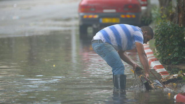 Flooding in Ashdod (Photo: Avi Rokach)