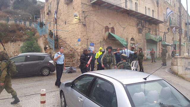 Scene of the attempted stabbing. (Photo: Tazpit Press Service)