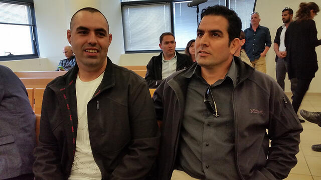 Mani Naftali and Guy Eliyahu in court. (Photo: Eli Mendelbaum) (צילום: אלי מנדלבאום) Mani Naftali and Guy Eliyahu in court. (Photo: Eli Mendelbaum)