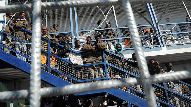 Detainees in Saharonim Prison (Photo: Haim Hornstein)