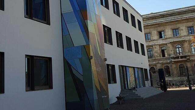 The building housing the consulate 
