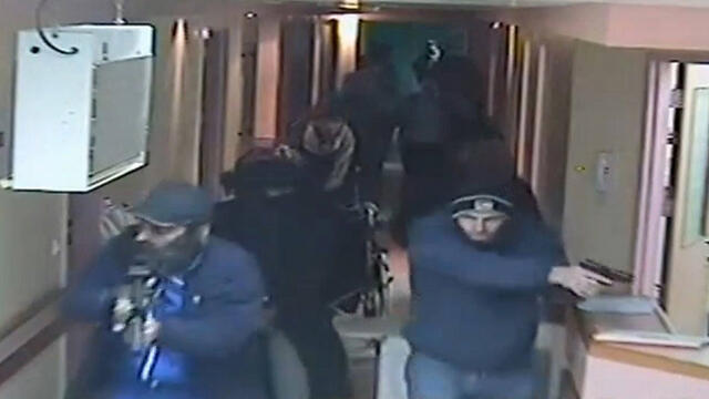 Undercover Yamam officers in a raid (Photo: Reuters)