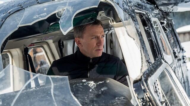 Дэниел Крэйг в фильме "007: Координаты "Скайфолл"