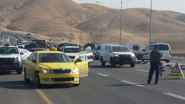 The scene of the attack at Kfar Adumim junction near Jerusalem (Phoo: Oren Rond) (צילום: אורן רונד מדברים תקשורת) The scene of the attack at Kfar Adumim junction near Jerusalem (Phoo: Oren Rond)