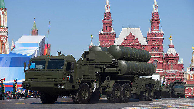 С-400 на параде в Москве. Фото: AP (צילום: AP) С-400 на параде в Москве. Фото: AP