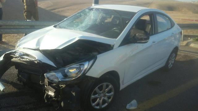 The vehicle used in the attack near Ma'ale Adumim (Photo: Police) (צילום: חטיבת דובר המשטרה) The vehicle used in the attack near Ma'ale Adumim (Photo: Police)