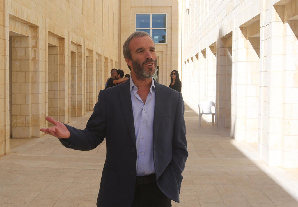 ח"כ אלעזר שטרן מגיש עתירה ל בג"צ בג"ץ על תיקון חוק הגיוס גיוס (צילום: גיל יוחנן) ח"כ אלעזר שטרן מגיש עתירה ל בג"צ בג"ץ על תיקון חוק הגיוס גיוס