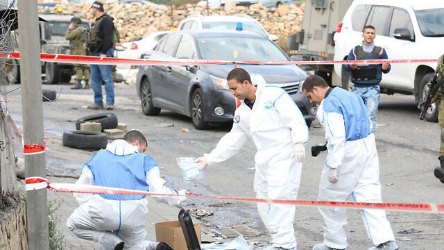 The scene of the shooting at the Hizma checkpoint (Photo: Hilel Meyer, TPS)