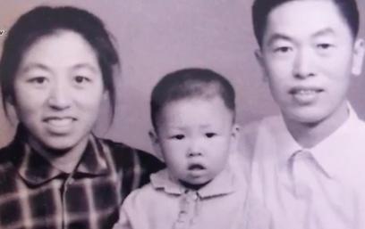 Chai as a child with his parents. 'They thought that I joined an evil cult and I went to an evil country' (Photo: Orot)