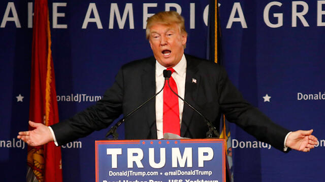 Trump at a campaign rally in southern California (Photo: AP) (צילום: AP) Trump at a campaign rally in southern California (Photo: AP)