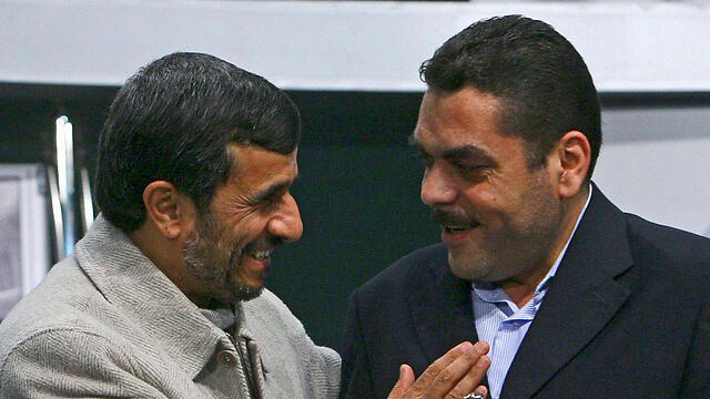 Kuntar with then-Iranian president Mahmoud Ahmadinejad in 2009 (Photo: AP)
