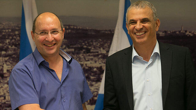 Finance Minister Moshe Kahlon and Histadrut Chairman Avi Nissenkorn (Photo: Ohad Zwigenberg) (צילום: אוהד צויגנברג, ידיעות אחרונות) Finance Minister Moshe Kahlon and Histadrut Chairman Avi Nissenkorn (Photo: Ohad Zwigenberg)