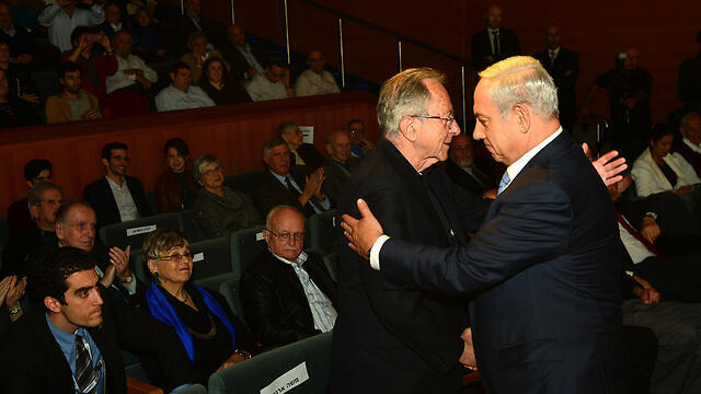 Моше Аренс и Биньямин Нетаниягу. Фото: Коби Гидеон, ЛААМ