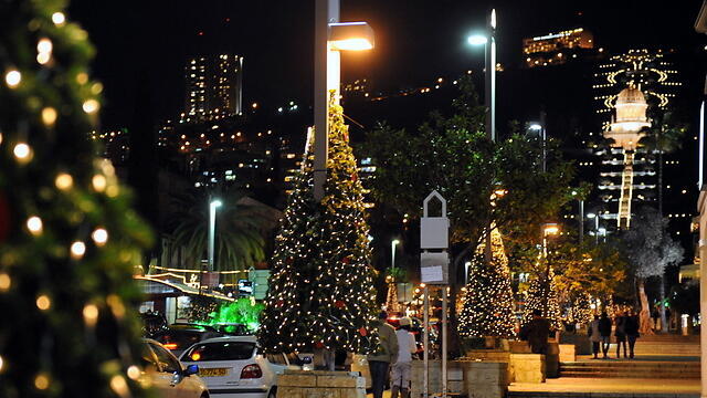 Christmas in Haifa (Photo: Zvi Roger)