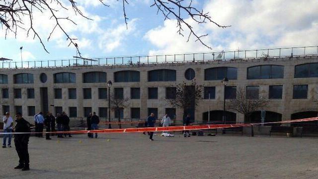 The scene of the foiled attack on Saturday morning in Jerusalem. (Photo: Shlomo Mor)