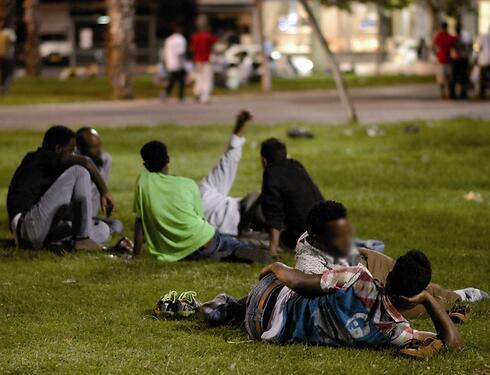 Eritreans in south Tel Aviv (Photo: Yuval Chen)