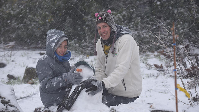 Do you wanna build a snowman? (Photo: Avihu Shapira)