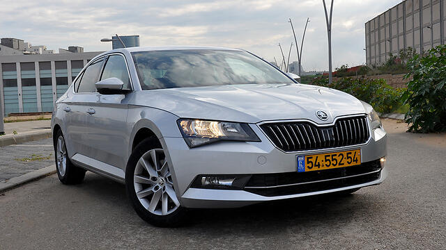 Skoda Superb: The trendiest (Photo: Roee Zukerman)
