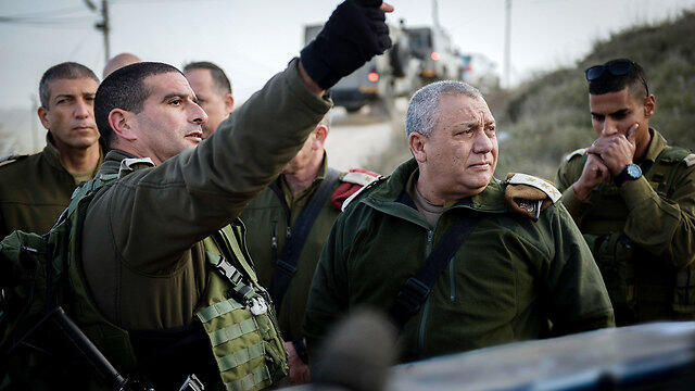 IDF chief Eisenkot, second on the right, in Otniel (Photo: IDF Spokesman)