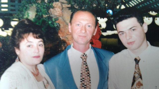 Edward Rothberg with his parentsnullnull Edward Rothberg with his parents